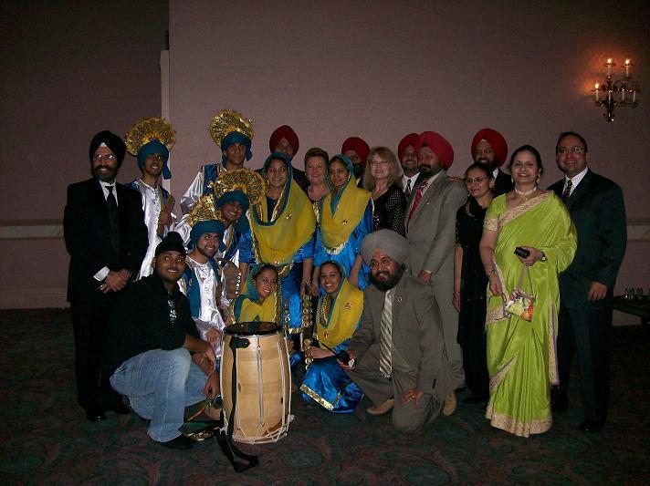 12_w_UIC_Bhangra