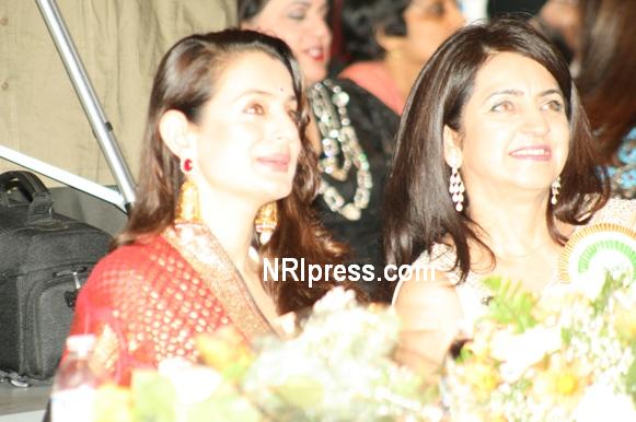 amisha_patel-063