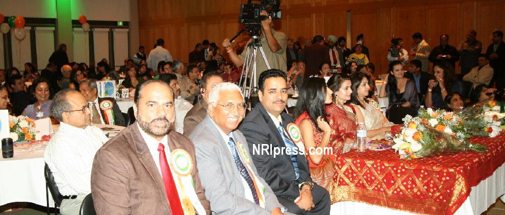amisha_patel-074