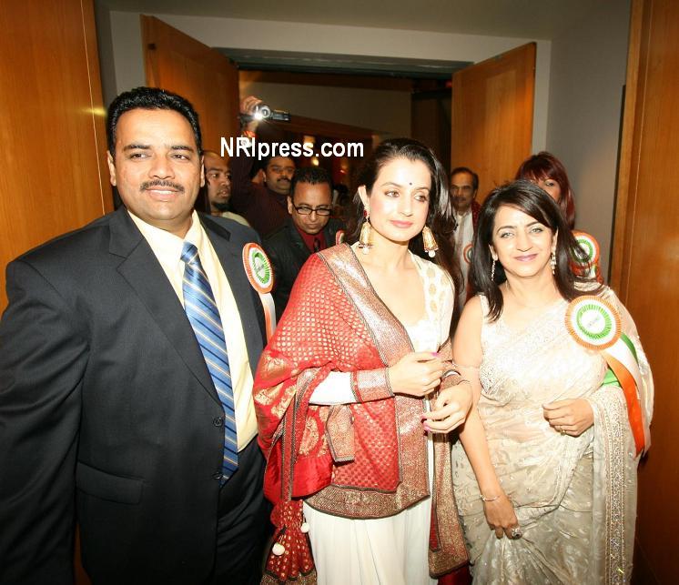 amisha_patel-007