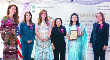 0- Consul General wife Prathima Reddy with Plaque