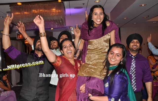 PCS_558compBhangragirlsup