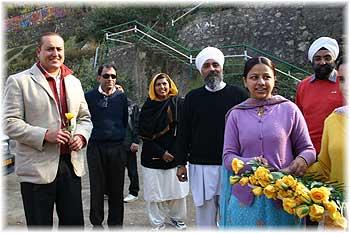 sabeer bhatia akal academy kalgidhar trust fame divine hotmail visits peace valley welcomed management being nriinternet india