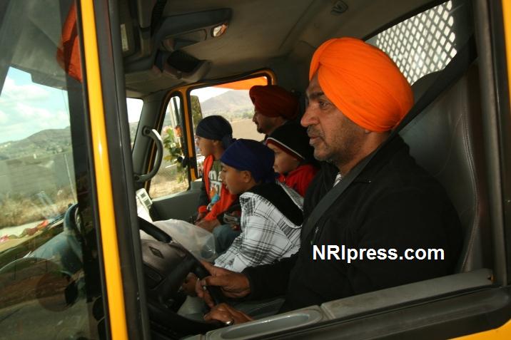 Riverside_Gurdwara_Nagar_Kirtan-173