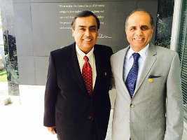 Arun-Bhumitra-With-Mukesh-Ambani